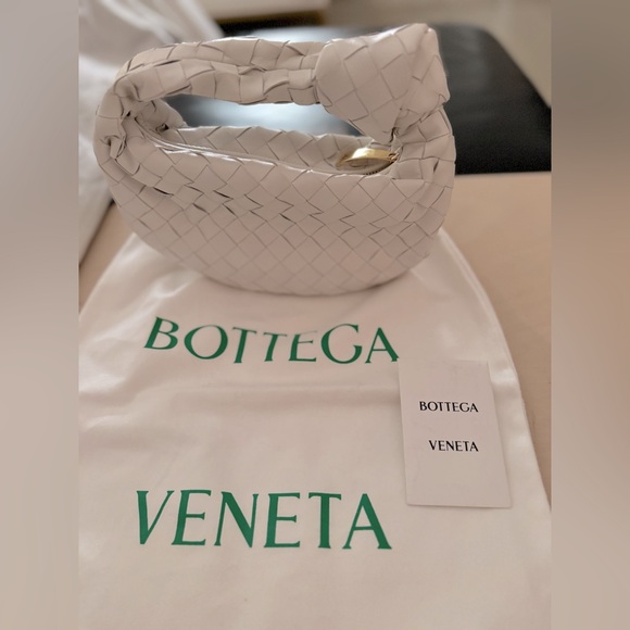 Bottega Veneta Handbags - BOTTEGA VENETA
Mini Leather Jodie Bag
Zip fastening
Single top handle
